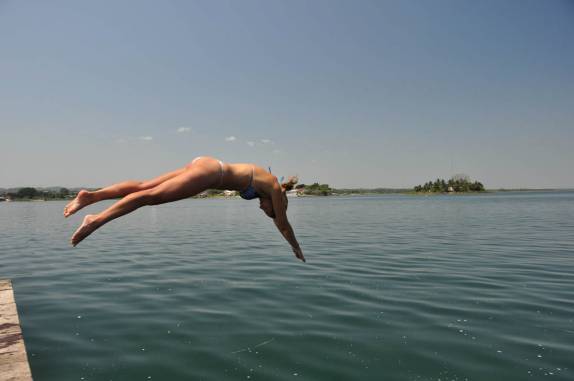 Mergulhando no lago Petén, em Flores, na Guatemala